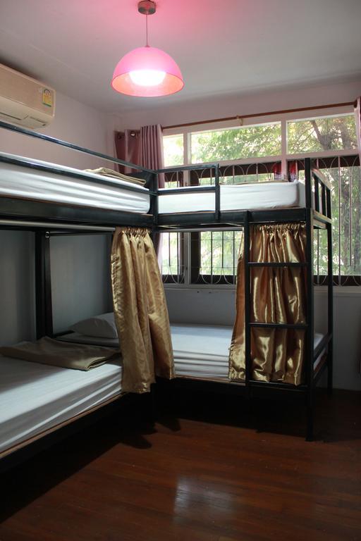 Baan Park Raak Backpacker Hostel Chiang Mai Ngoại thất bức ảnh