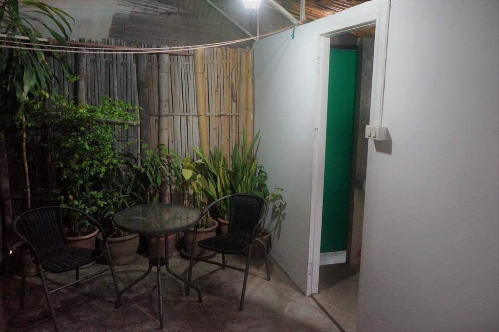 Baan Park Raak Backpacker Hostel Chiang Mai Ngoại thất bức ảnh
