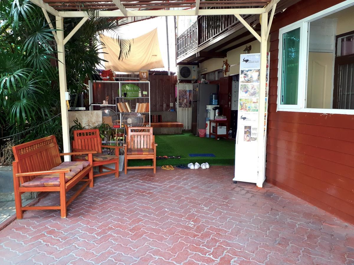Baan Park Raak Backpacker Hostel Chiang Mai Ngoại thất bức ảnh
