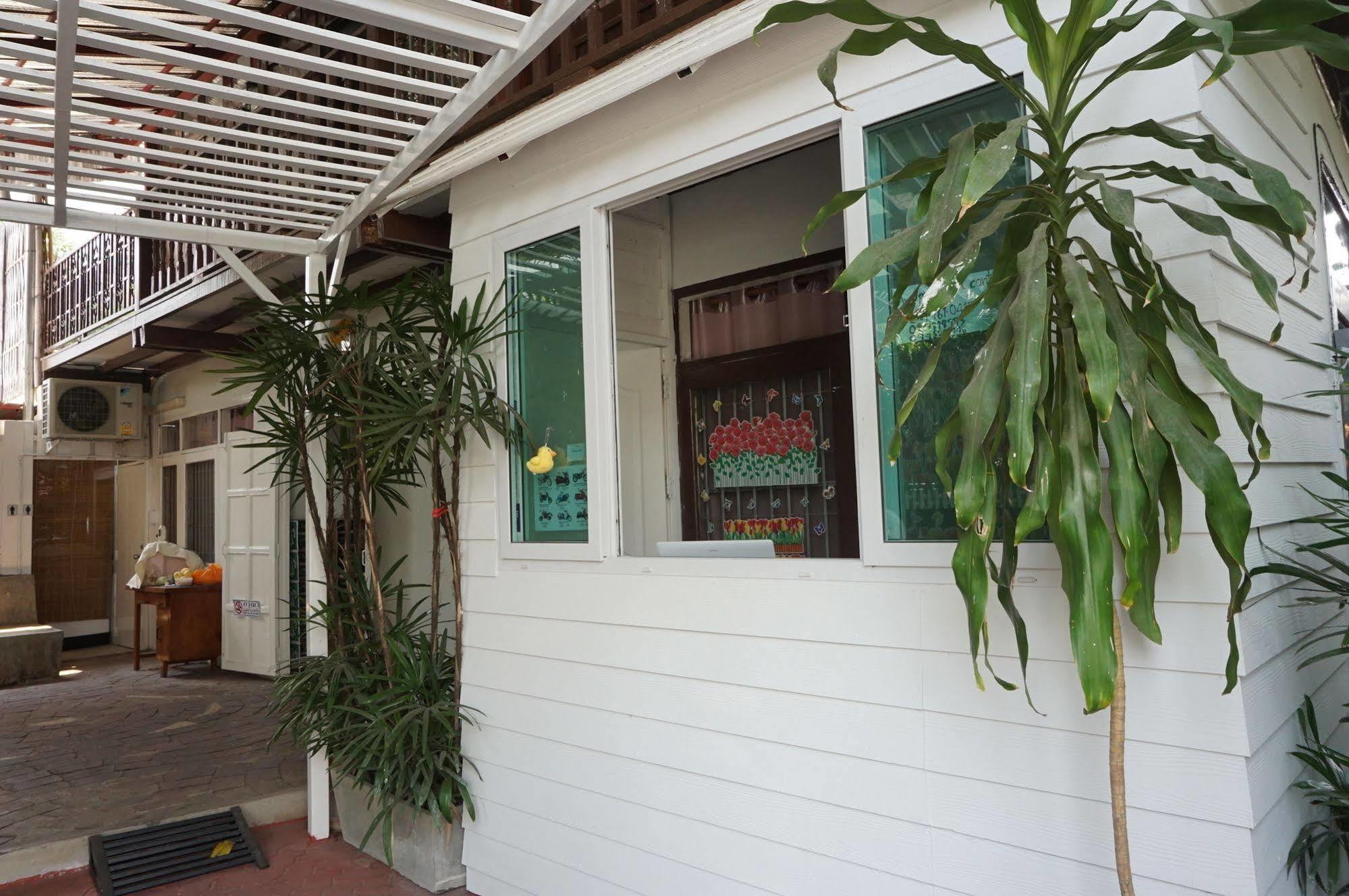 Baan Park Raak Backpacker Hostel Chiang Mai Ngoại thất bức ảnh