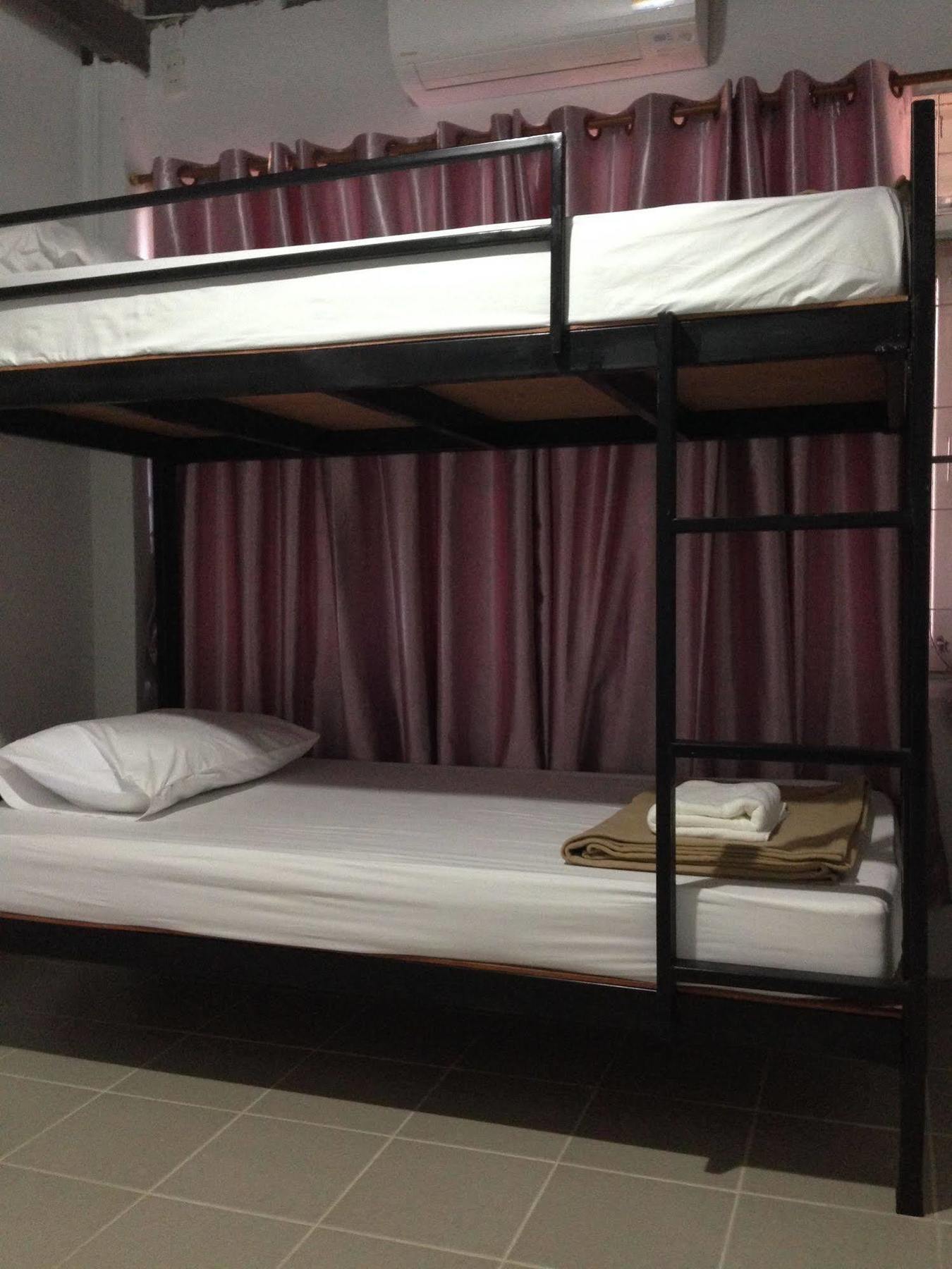 Baan Park Raak Backpacker Hostel Chiang Mai Ngoại thất bức ảnh