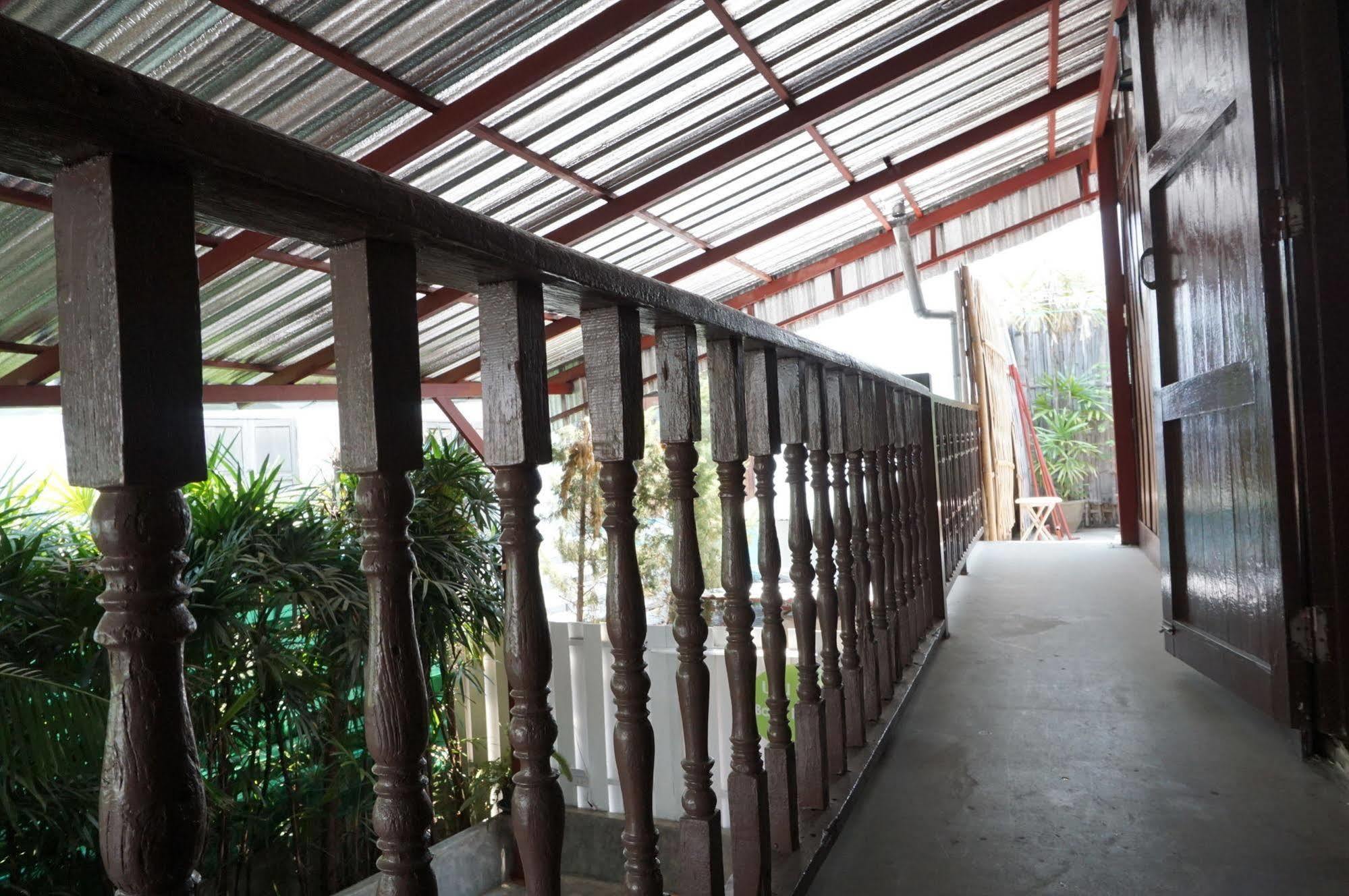 Baan Park Raak Backpacker Hostel Chiang Mai Ngoại thất bức ảnh