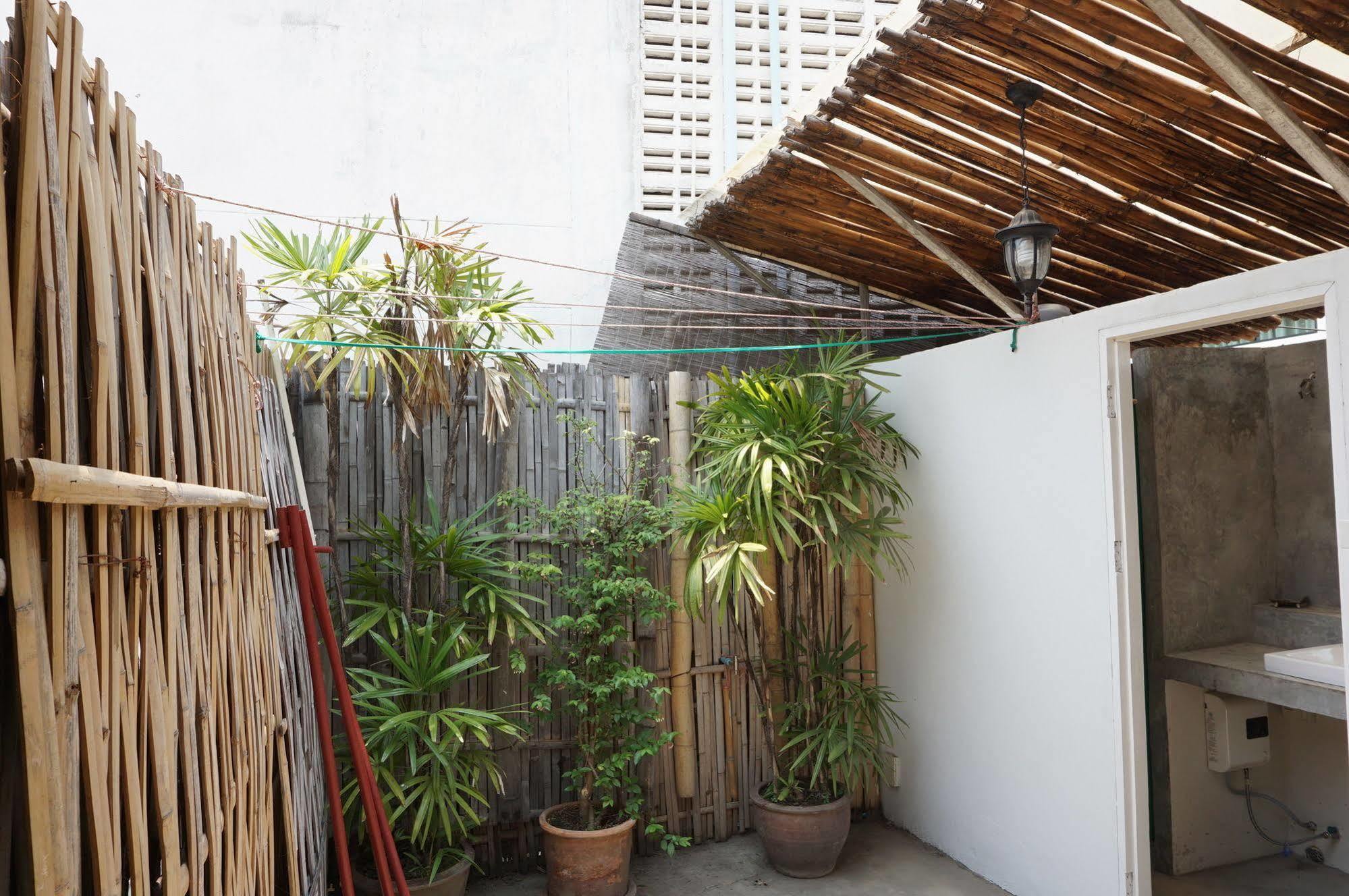 Baan Park Raak Backpacker Hostel Chiang Mai Ngoại thất bức ảnh